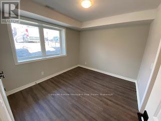 Photo 8 of 23 235 Chapel Hill Drive, Kitchener ON