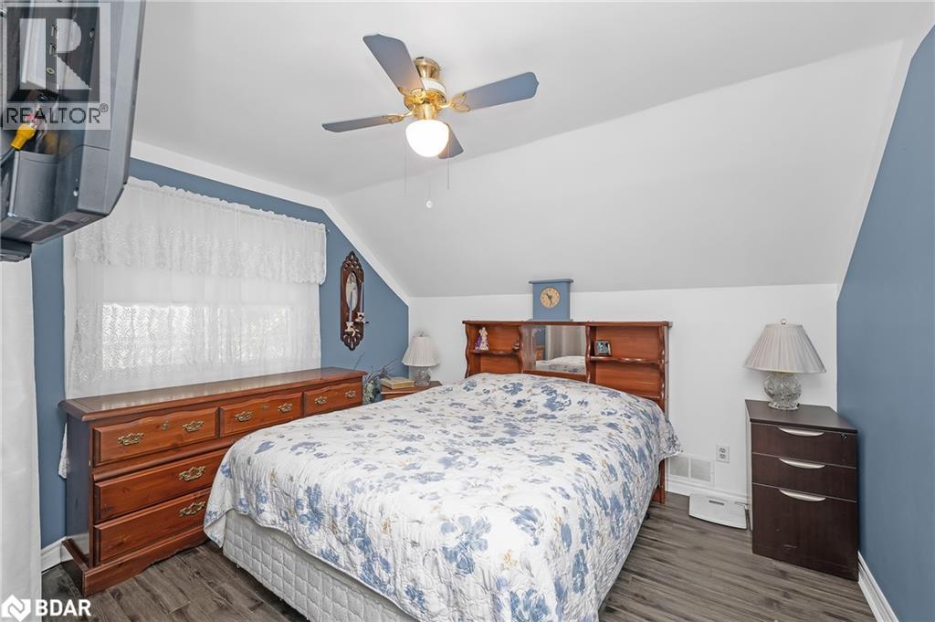 Photo 13 of 164 Adair Avenue N, Hamilton ON