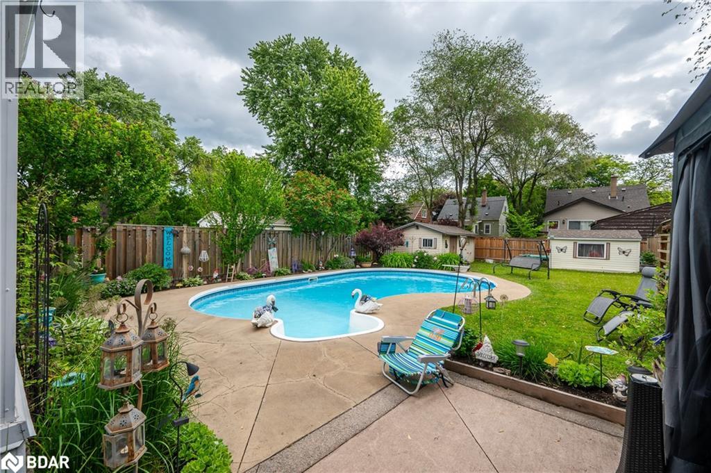 Photo 22 of 164 Adair Avenue N, Hamilton ON