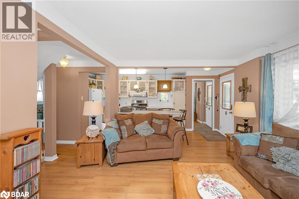 Photo 8 of 164 Adair Avenue N, Hamilton ON