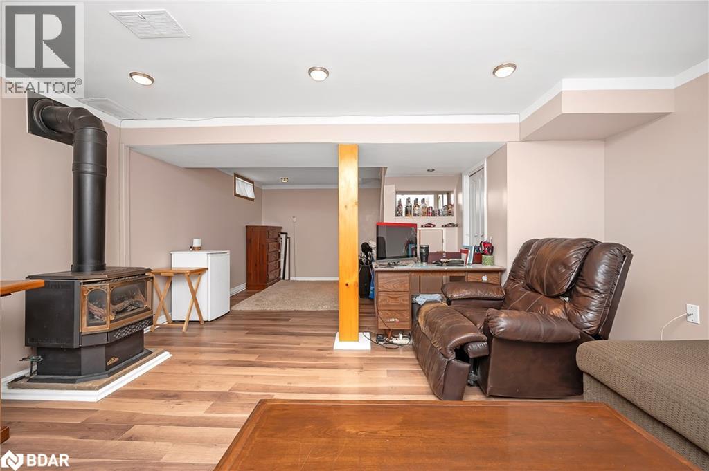 Photo 16 of 164 Adair Avenue N, Hamilton ON