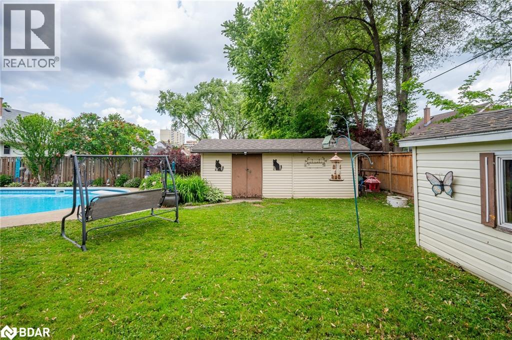 Photo 24 of 164 Adair Avenue N, Hamilton ON