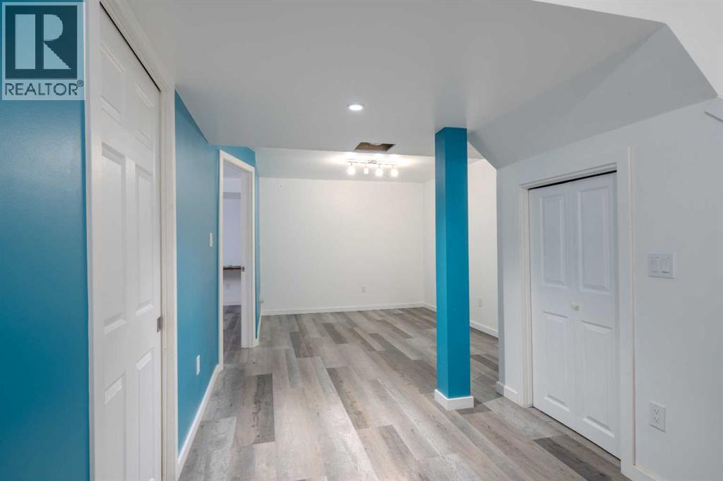 Single Family House for Sale in  Everstone Avenue SW Evergreen Calgary 