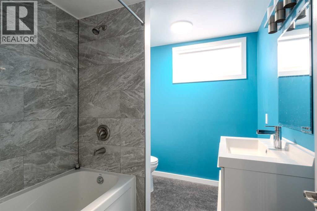 Single Family House for Sale in  Everstone Avenue SW Evergreen Calgary 
