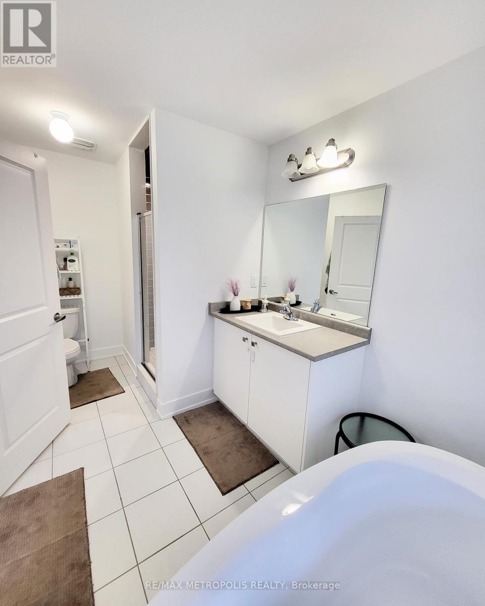 Photo 14 of 29 Sobczak Drive, Whitby ON