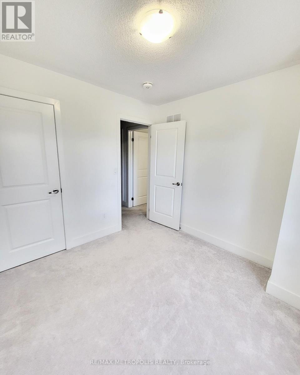 Photo 20 of 29 Sobczak Drive, Whitby ON