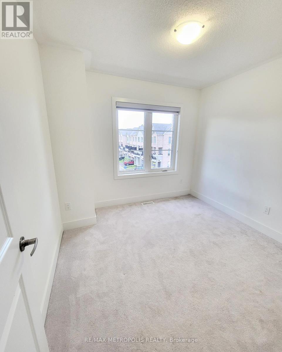 Photo 21 of 29 Sobczak Drive, Whitby ON