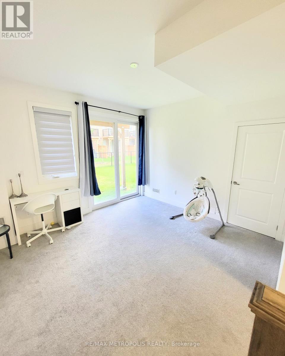 Photo 4 of 29 Sobczak Drive, Whitby ON