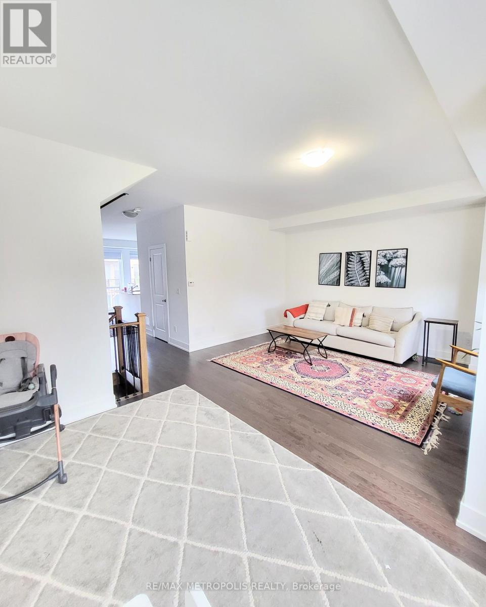 Photo 7 of 29 Sobczak Drive, Whitby ON