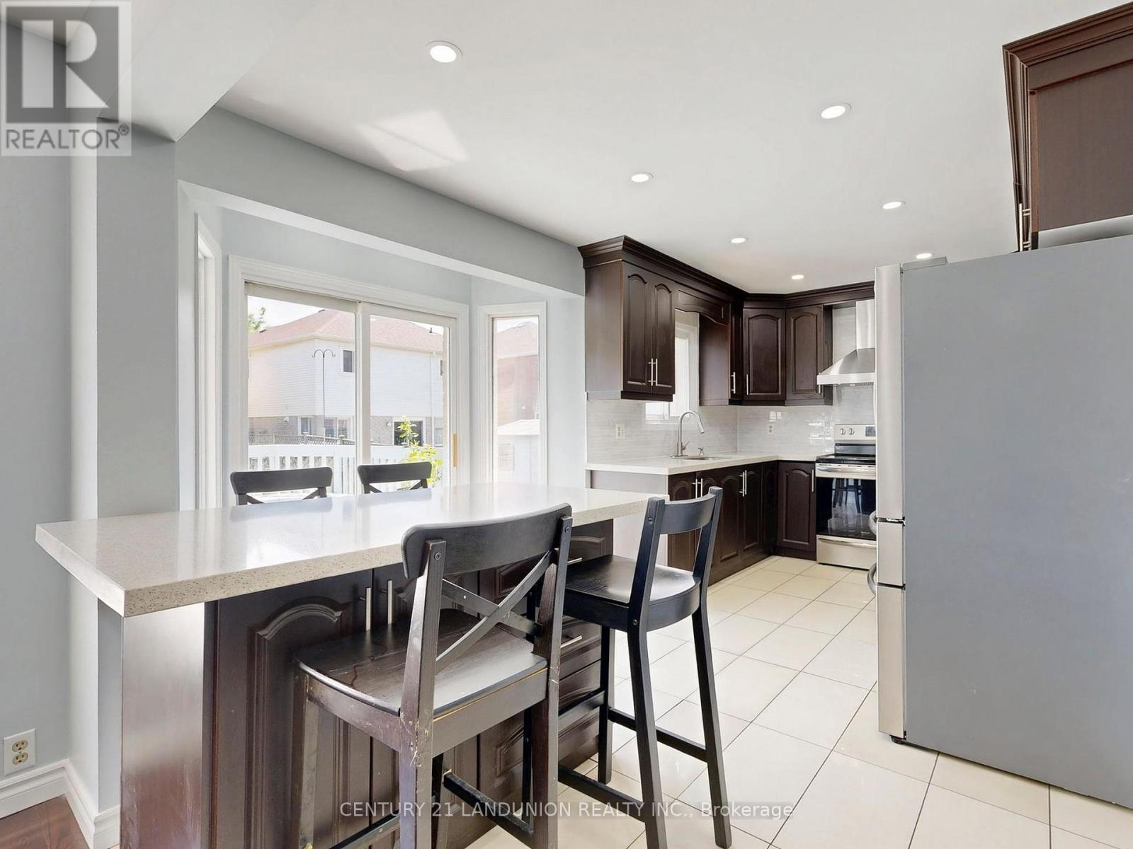Photo 17 of 25 Bemerton Court, Toronto ON
