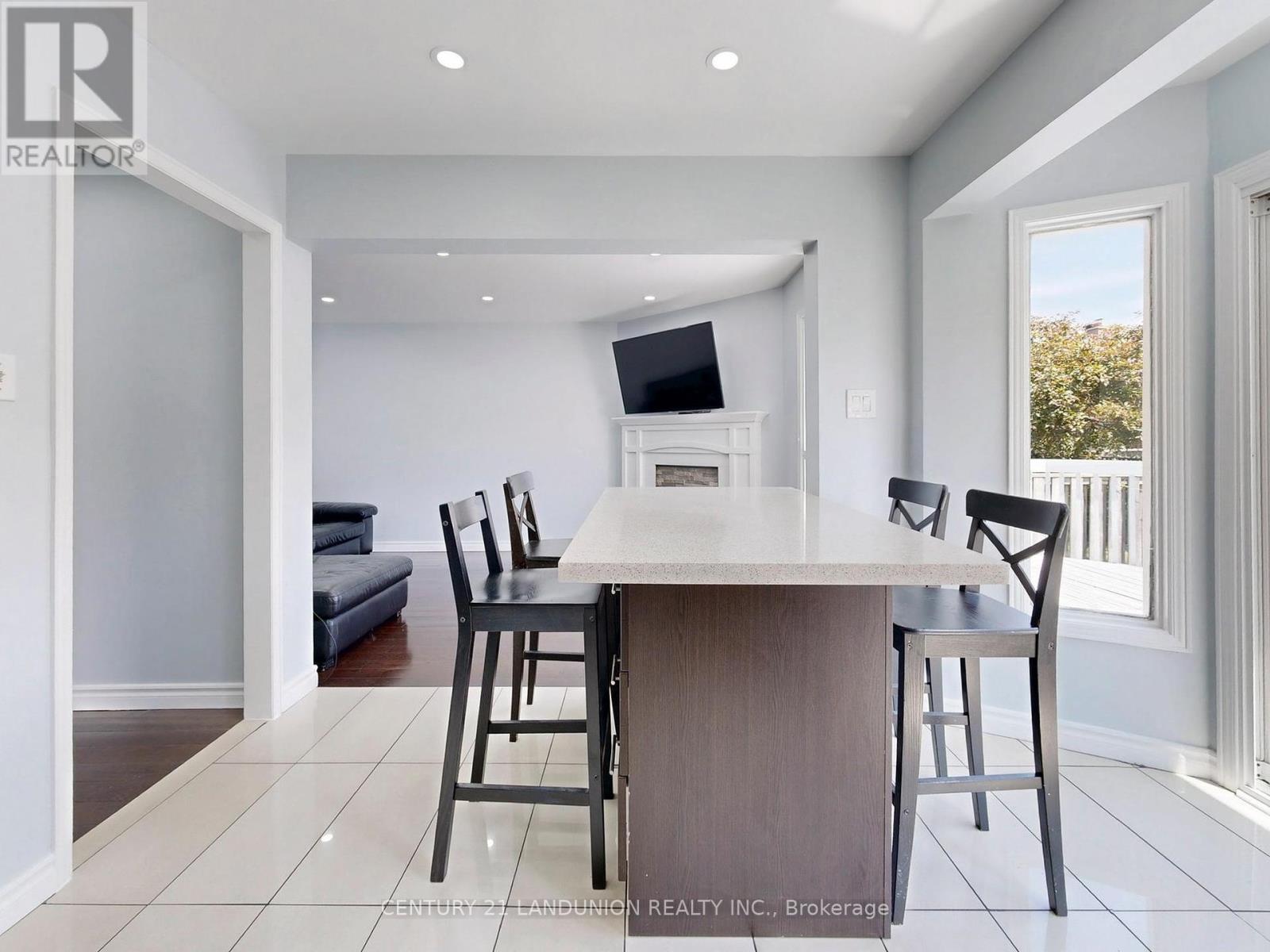 Photo 19 of 25 Bemerton Court, Toronto ON