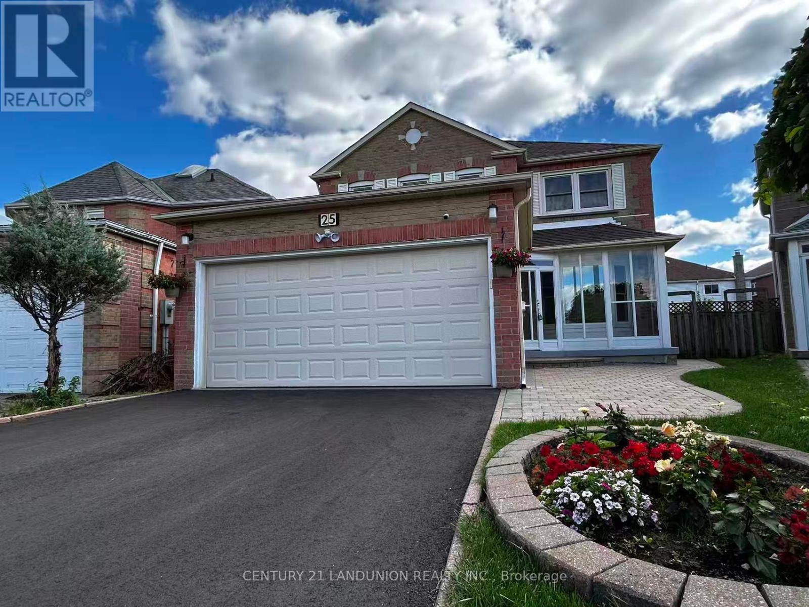 Photo 2 of 25 Bemerton Court, Toronto ON