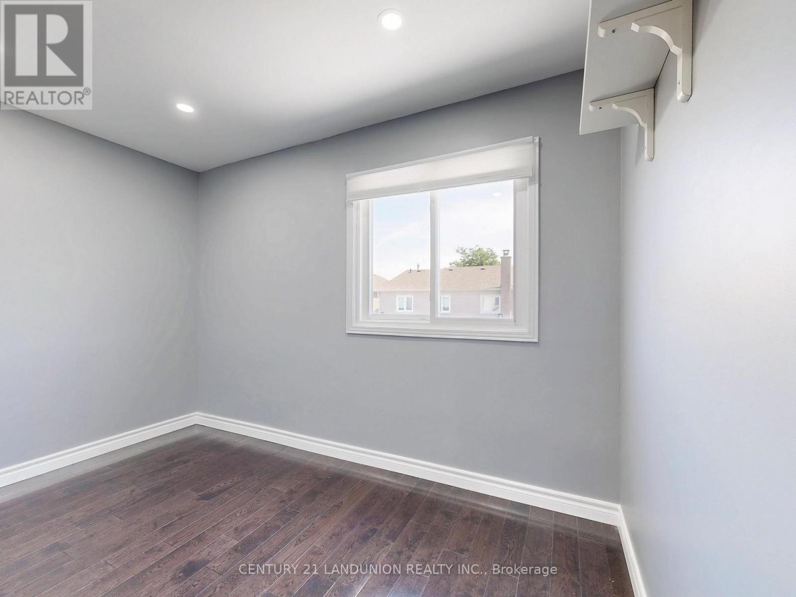 Photo 23 of 25 Bemerton Court, Toronto ON