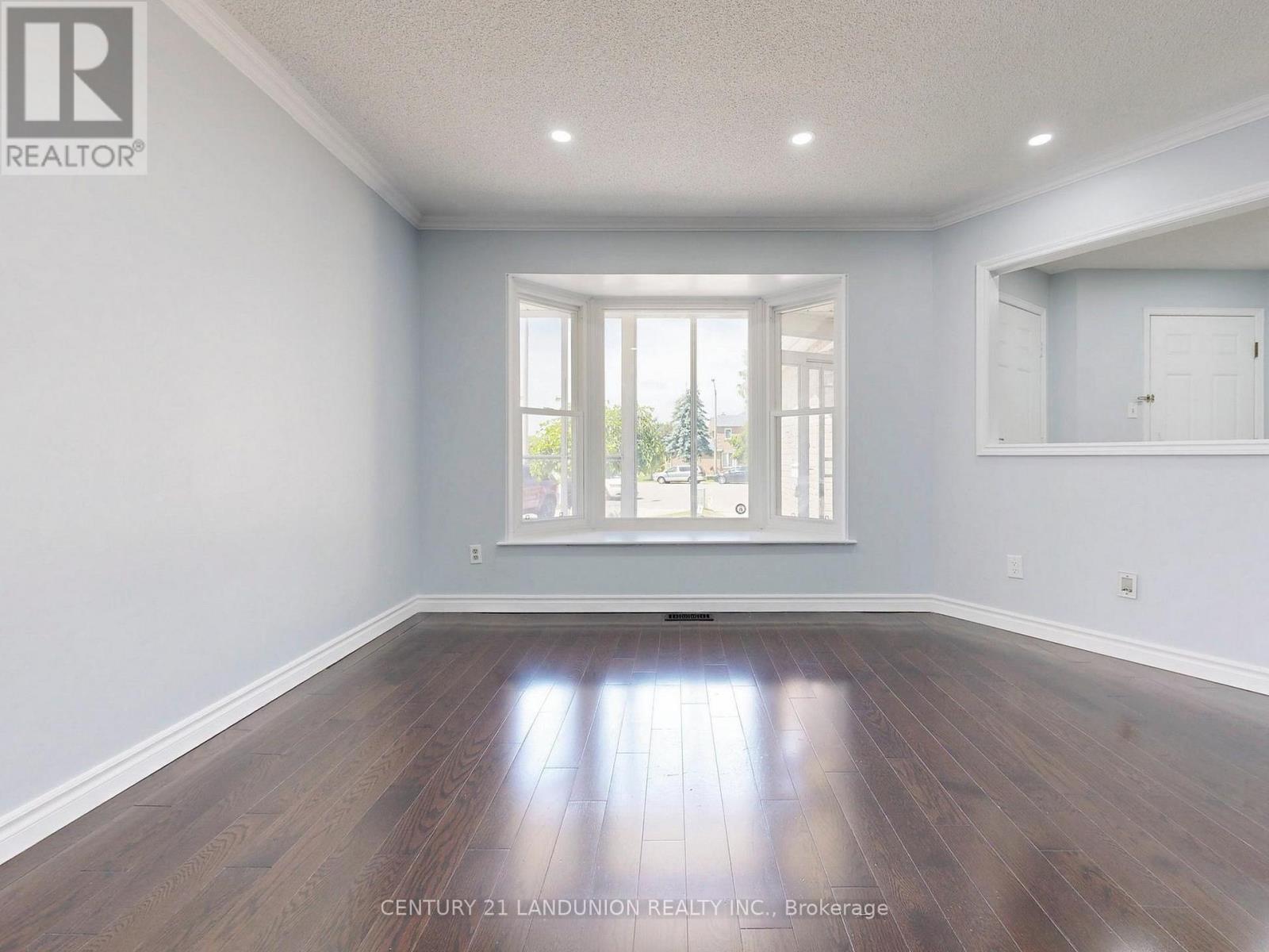 Photo 6 of 25 Bemerton Court, Toronto ON