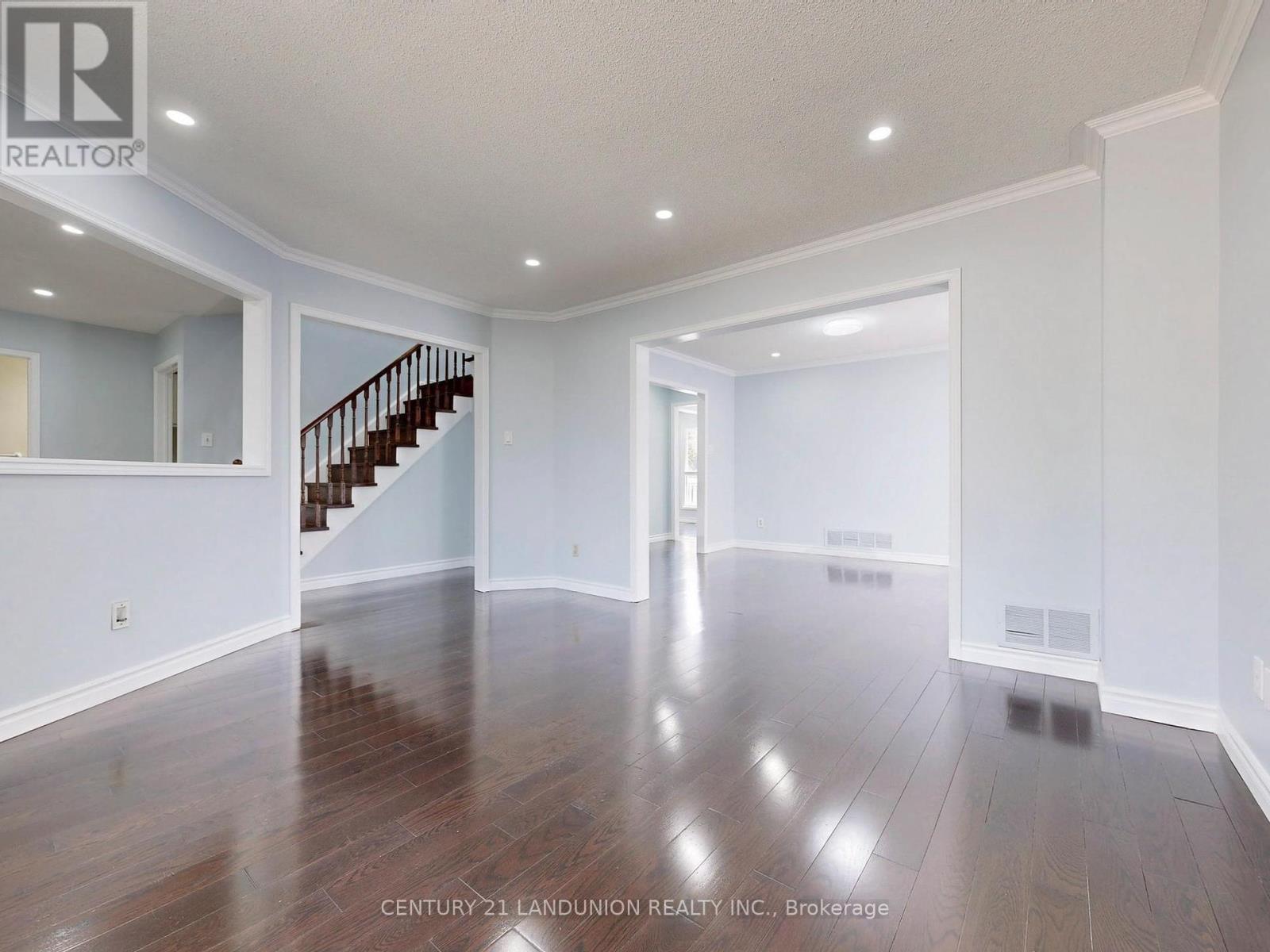 Photo 8 of 25 Bemerton Court, Toronto ON