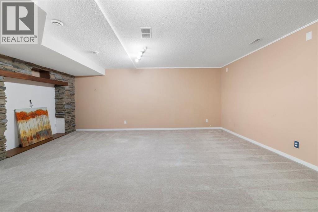 Photo 31 of 31 33 Stonegate Drive Nw, Airdrie AB