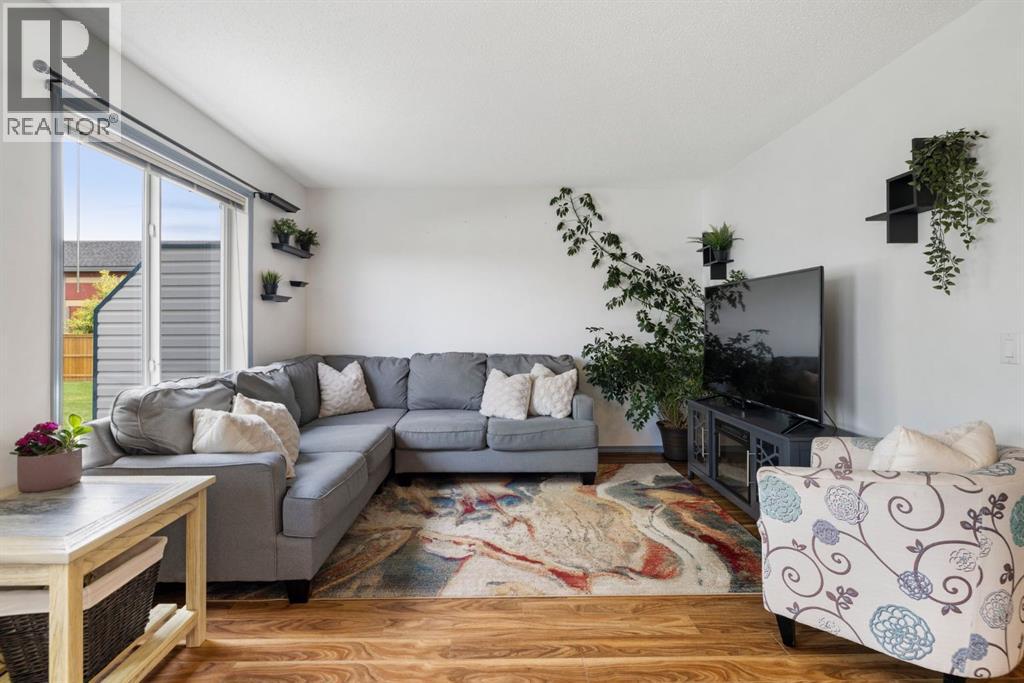 Photo 10 of 31 33 Stonegate Drive Nw, Airdrie AB