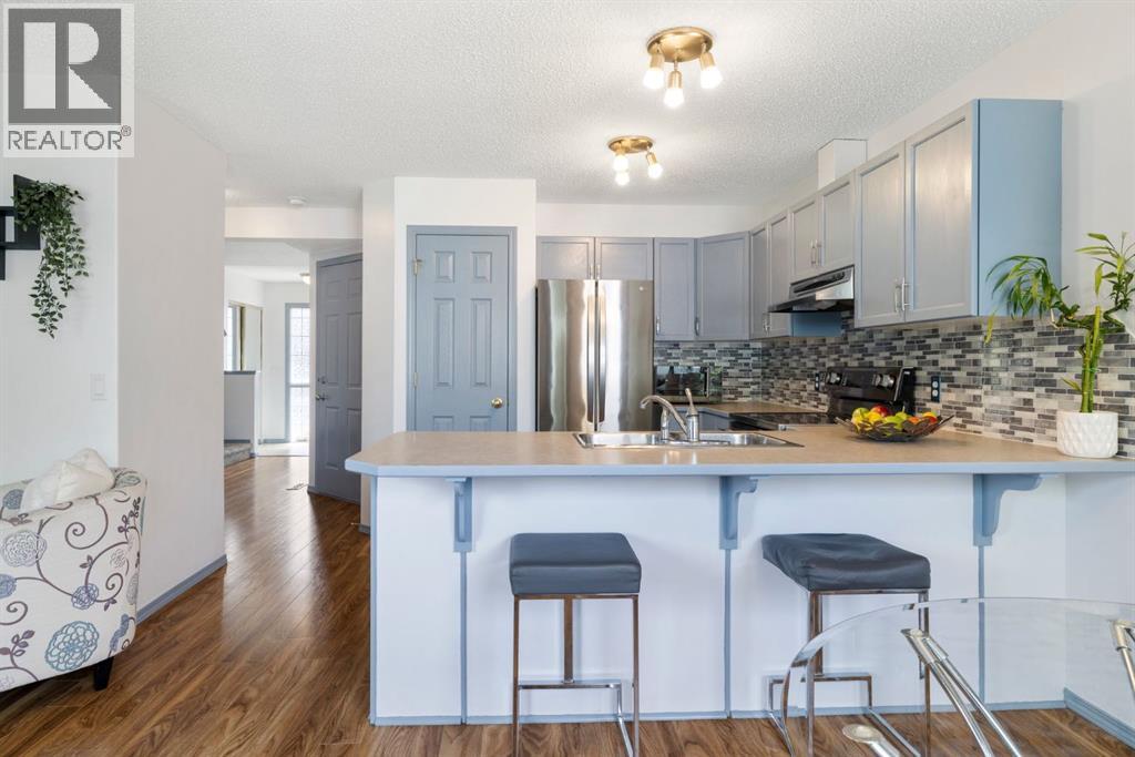 Photo 6 of 31 33 Stonegate Drive Nw, Airdrie AB