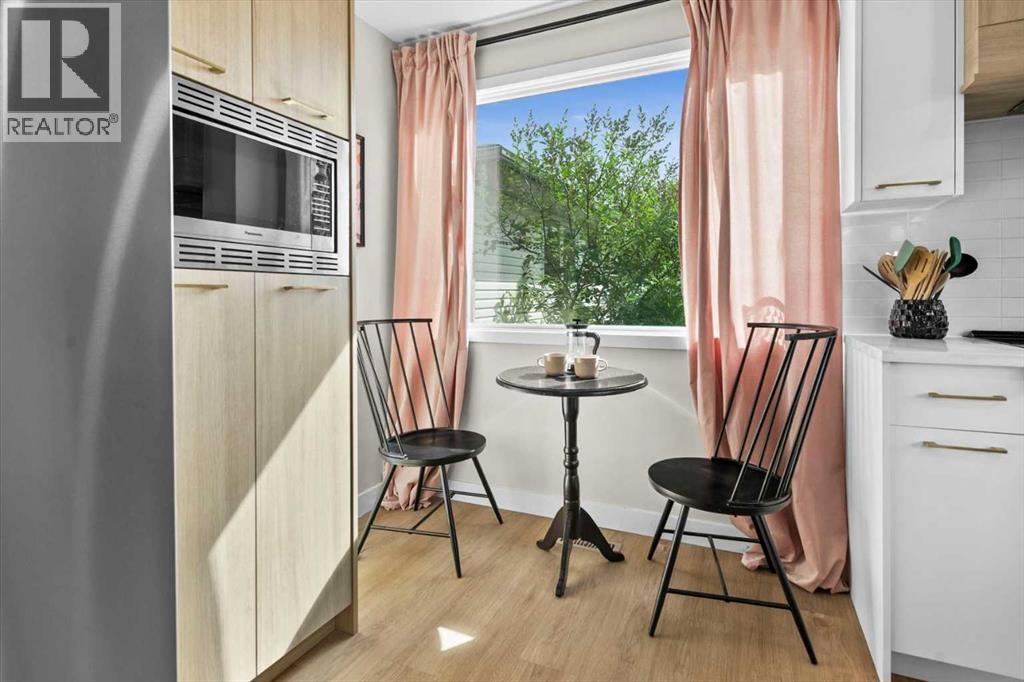 Photo 13 of 7707 67 Avenue Nw, Calgary AB