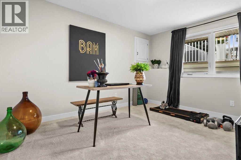 Photo 32 of 7707 67 Avenue Nw, Calgary AB