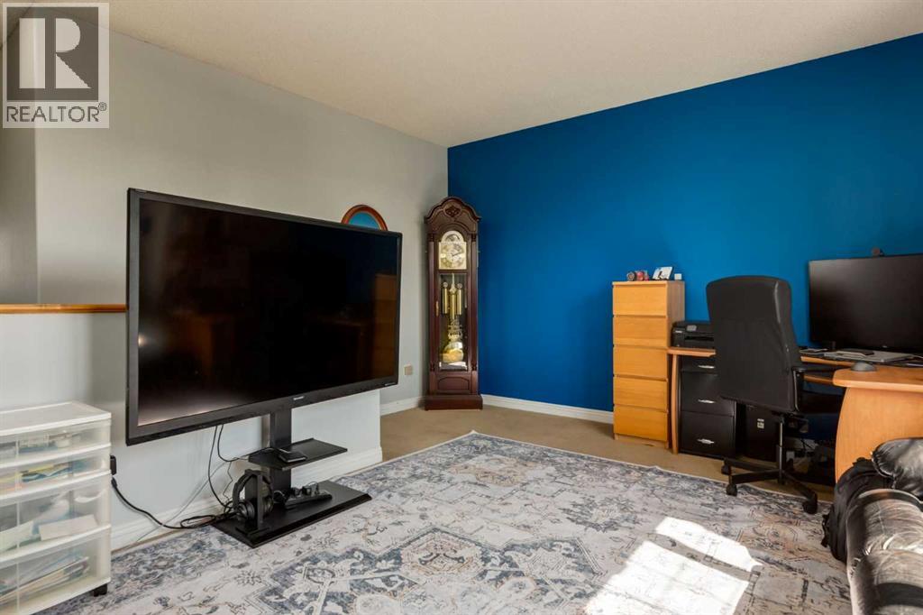 Photo 14 of 270 Royal Oak Court Nw, Calgary AB