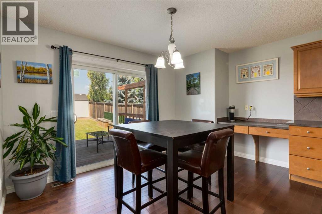 Photo 10 of 270 Royal Oak Court Nw, Calgary AB