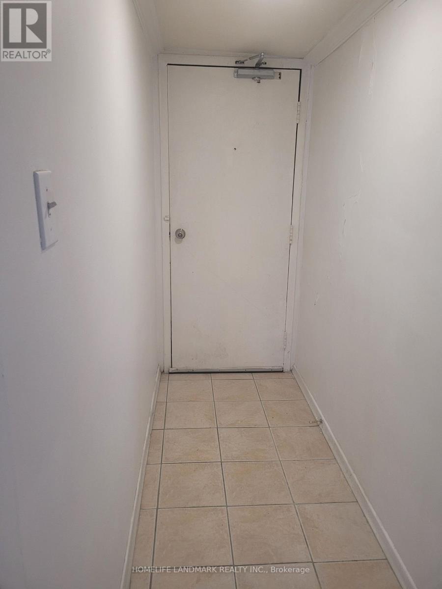 Photo 17 of 1 3335 Lake Shore Boulevard W, Toronto ON