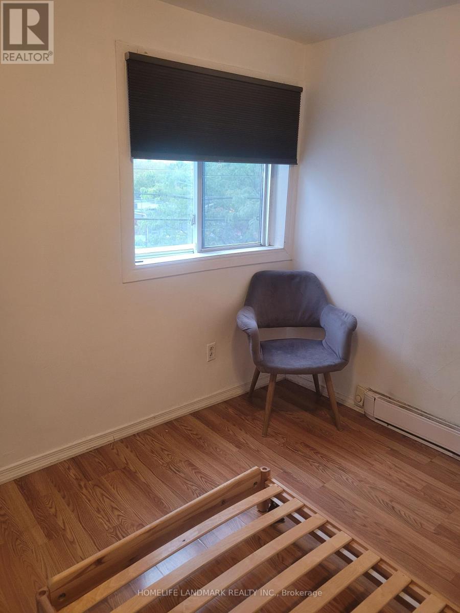 Photo 4 of 1 3335 Lake Shore Boulevard W, Toronto ON