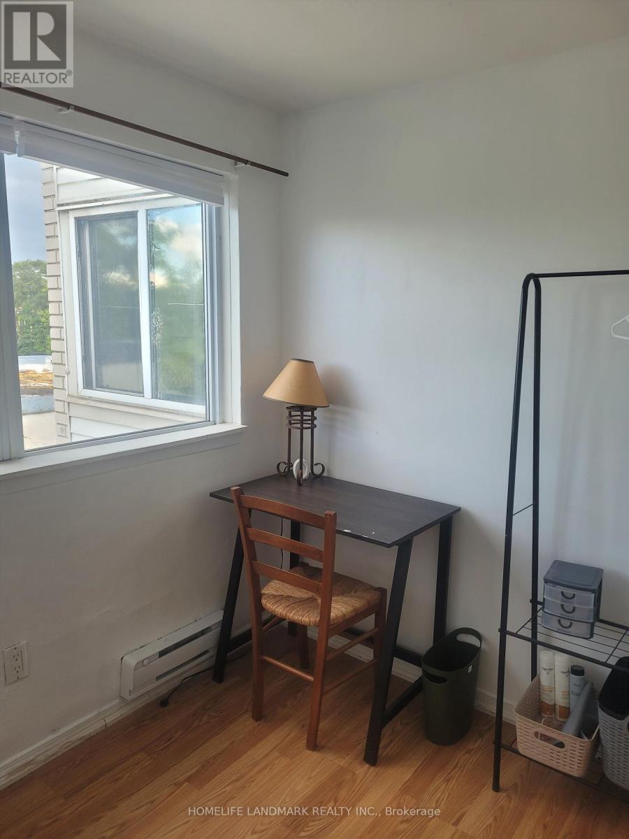 Photo 7 of 1 3335 Lake Shore Boulevard W, Toronto ON