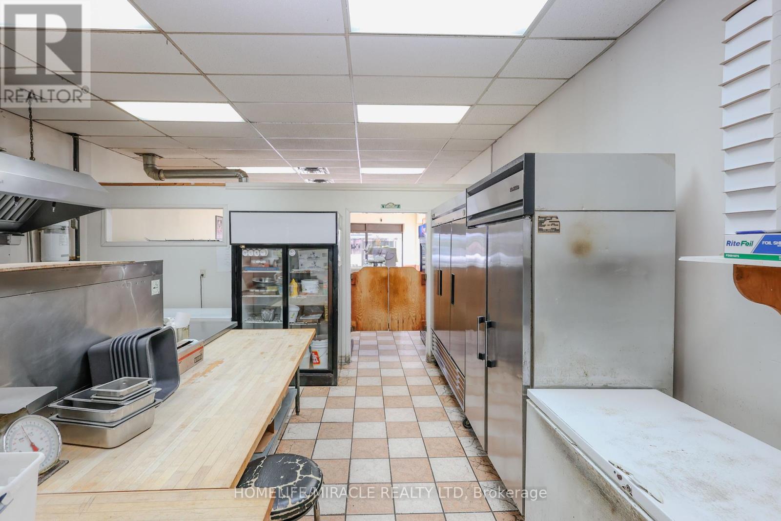 Photo 13 of 1146 Dufferin Avenue, Chathamkent ON