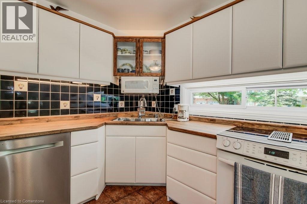 Photo 11 of 155 Mayberry Court, Waterloo ON