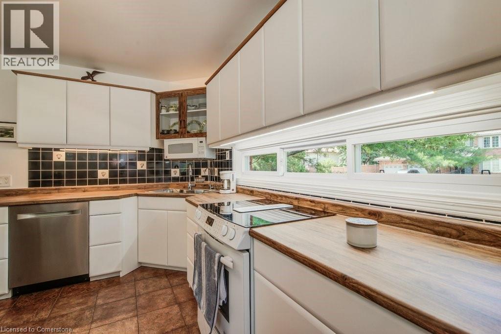 Photo 12 of 155 Mayberry Court, Waterloo ON