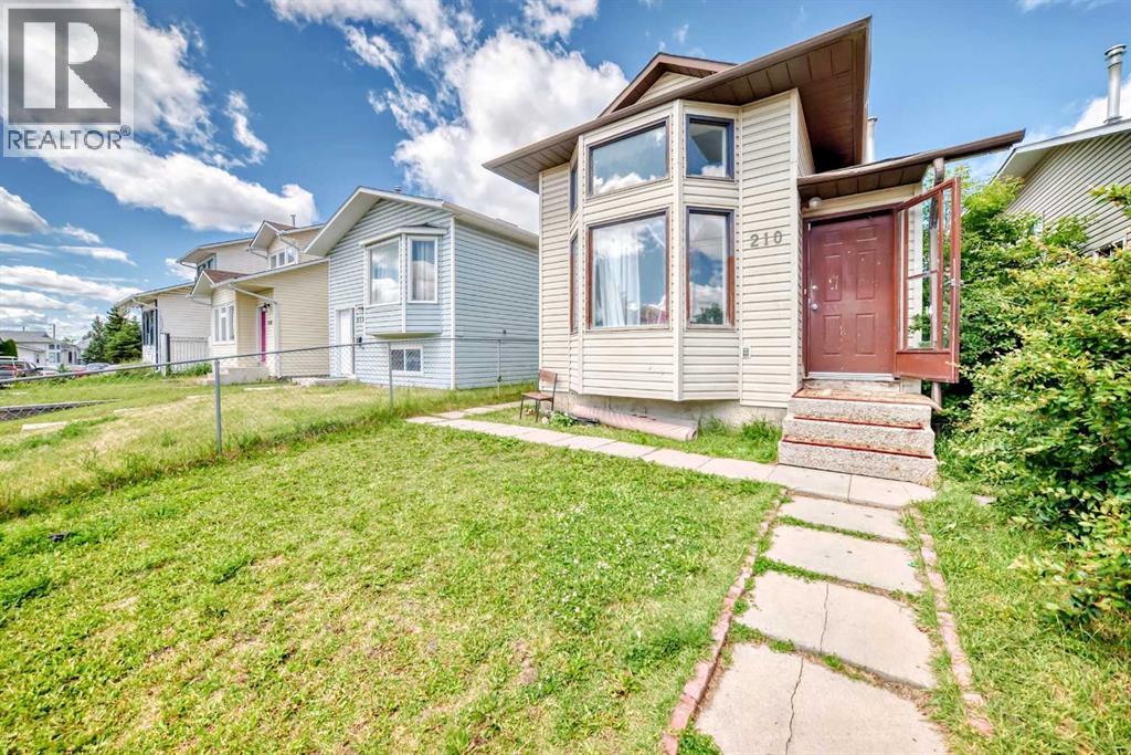 Photo 3 of 210 Falmere Way Ne, Calgary AB