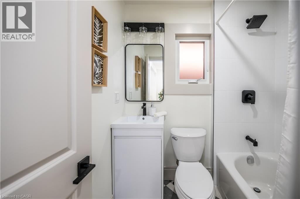 Photo 21 of 155 Picton Street E, Hamilton ON