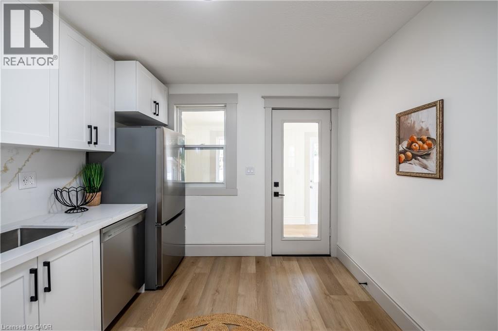 Photo 20 of 155 Picton Street E, Hamilton ON