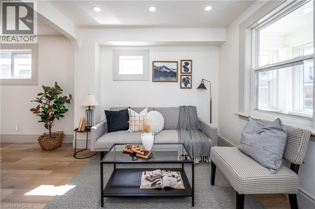 Photo 7 of 155 Picton Street E, Hamilton ON