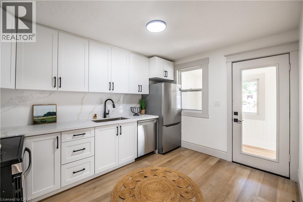 Photo 19 of 155 Picton Street E, Hamilton ON