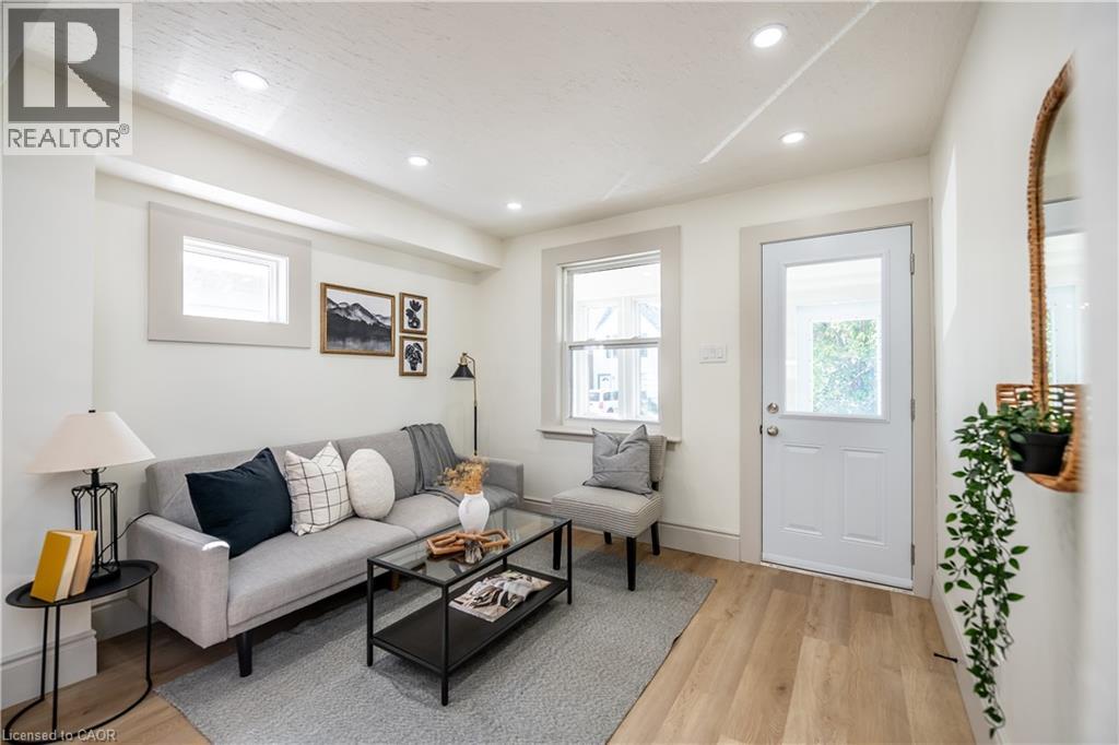 Photo 5 of 155 Picton Street E, Hamilton ON