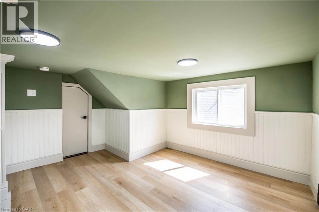 Photo 30 of 155 Picton Street E, Hamilton ON