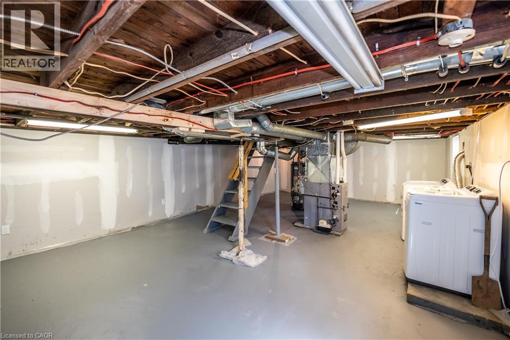 Photo 35 of 155 Picton Street E, Hamilton ON