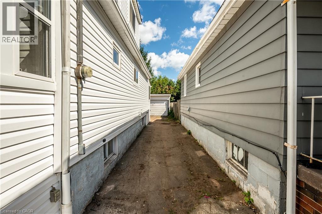 Photo 41 of 155 Picton Street E, Hamilton ON