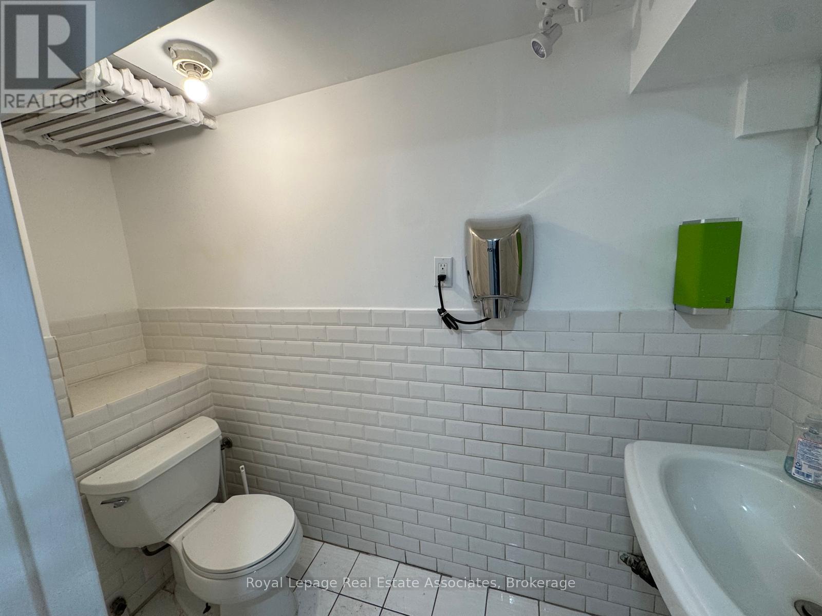Photo 6 of Lower Level 424 Eglinton Avenue W, Toronto ON
