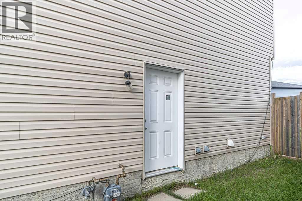 Photo 23 of 98 Tarawood Lane Ne, Calgary AB