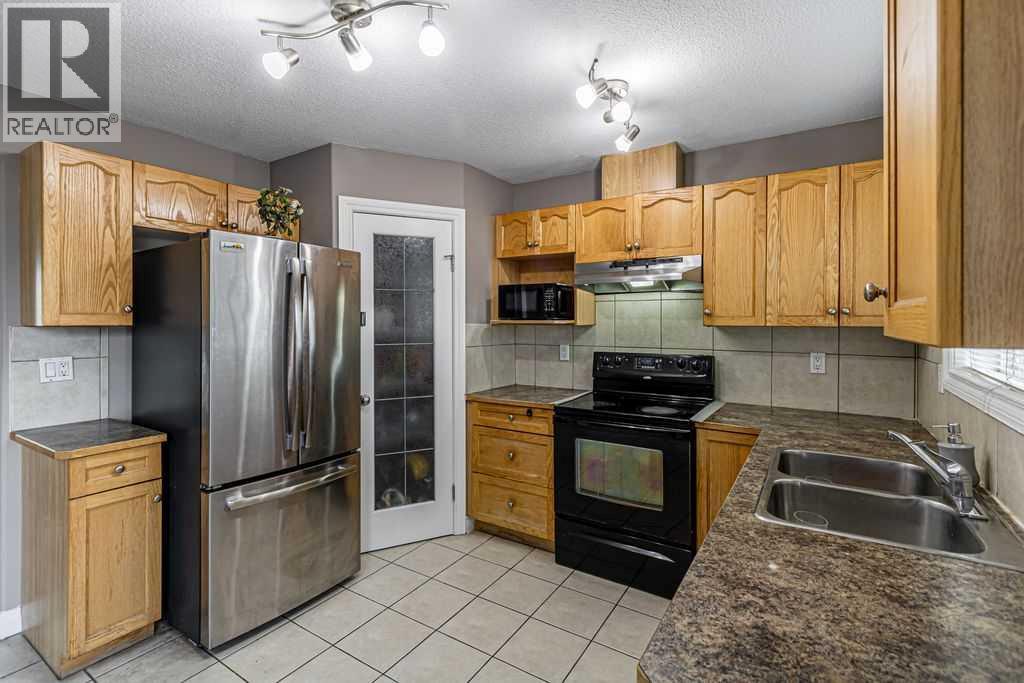 Photo 10 of 98 Tarawood Lane Ne, Calgary AB