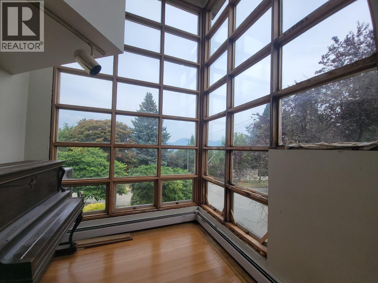 Photo 7 of 3804 W 14th Avenue, Vancouver BC