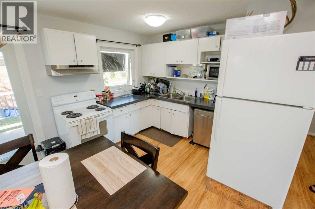 Photo 3 of 11808 98 Street, Grande Prairie AB