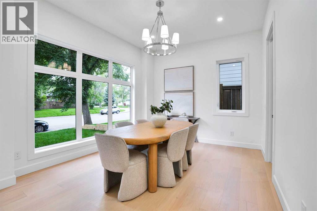 Photo 4 of 6312 Lacombe Way Sw, Calgary AB