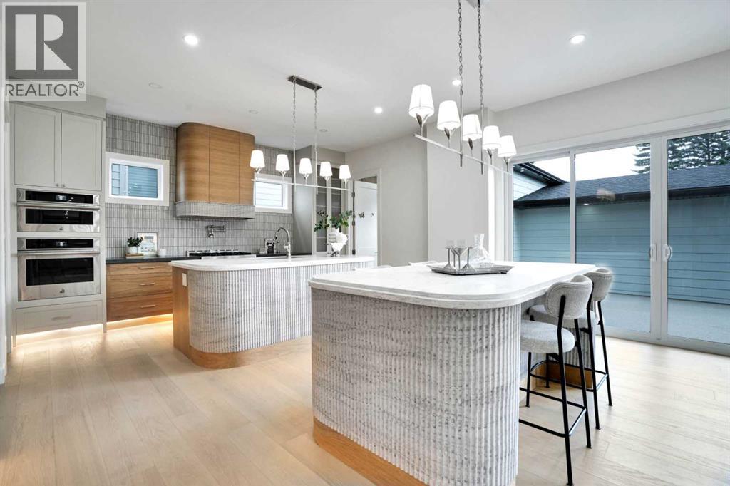 Photo 12 of 6312 Lacombe Way Sw, Calgary AB