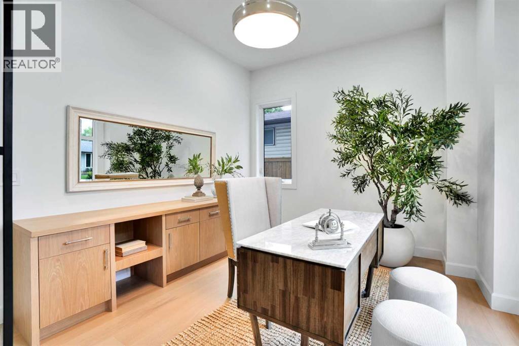Photo 6 of 6312 Lacombe Way Sw, Calgary AB