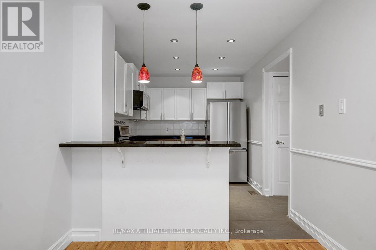 Photo 16 of 22 Hendrie Court, Ottawa ON